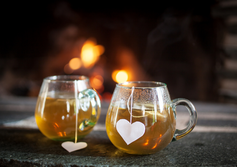 כוסות תה ולבבות, אהבה,זוגיות